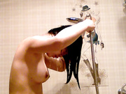 身材不错的女生洗澡自拍